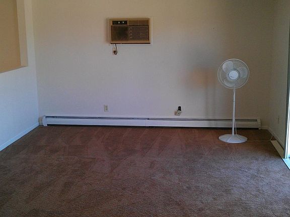 5th image of 1154 Country Ln