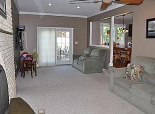 61 Oldis St, Rochelle Park, NJ 07662