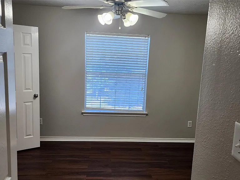 11428 Hackmatack Way — Photo 35