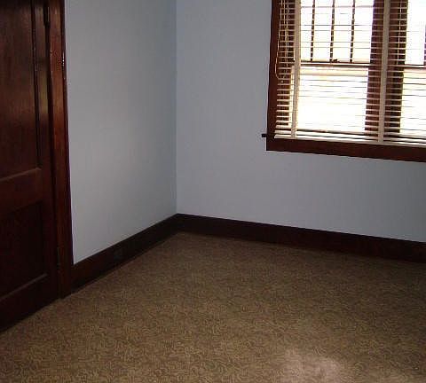 5th image of 1110 E Miller St
