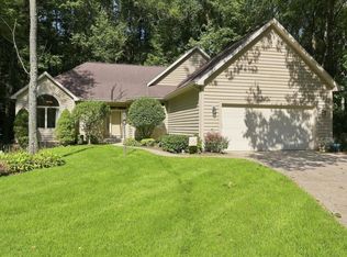 51071 Streamwood Dr, Granger, IN 46530