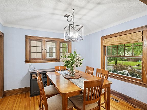 5th image of 5132 Chowen Ave S