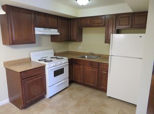 5858 W 87th St APT 1B, Burbank, IL 60459