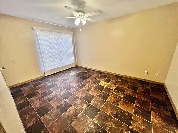 4th image of 9350 Country Creek Dr