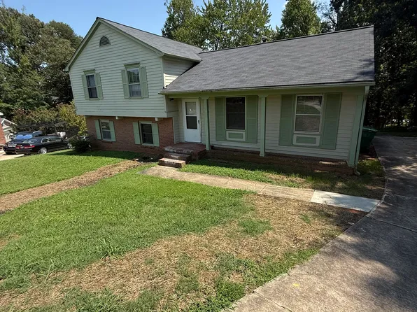 2200 Bolingbroke Ct, High Point, NC 27265