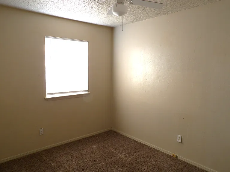 6454 NW Columbia Ave — Photo 6