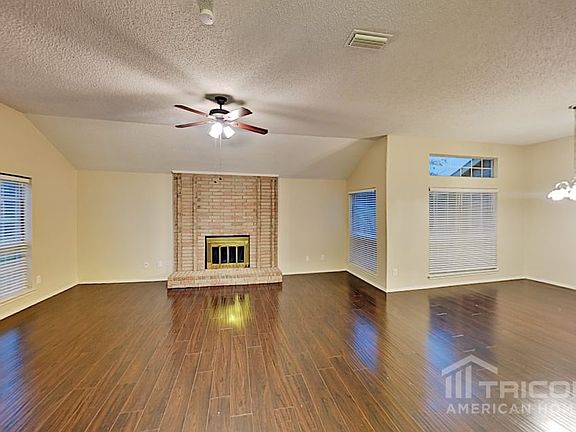 3rd image of 1113 Rosewood Ln