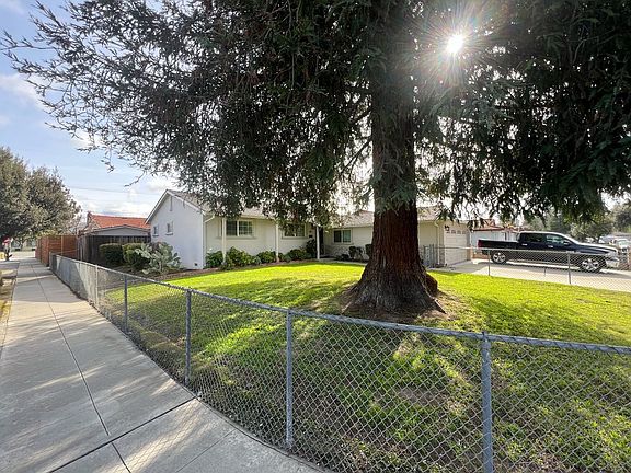 2nd image of 1082 Durness Pl