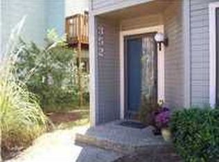 352 Crescent Spring Dr, Louisville, KY 40206