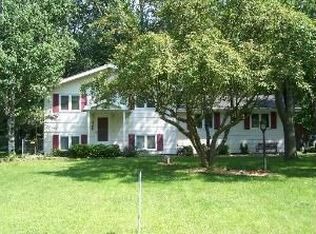 1765 Bittersweet Dr, Saint Anne, IL 60964