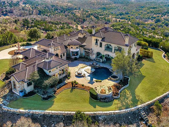 2nd image of 145 Estancia Ln