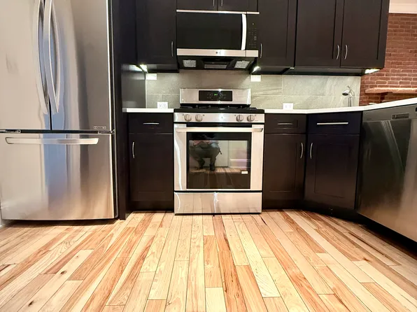 56 Huron Street image 3 of 21