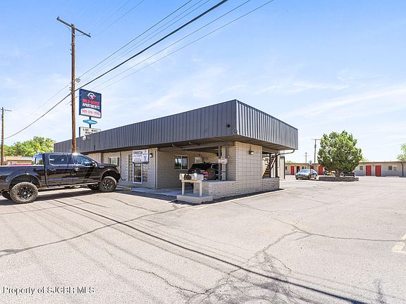 3rd image of 5915 E Main St