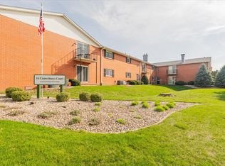 14 Canterbury Ct APT 23, Bloomington, IL 61701