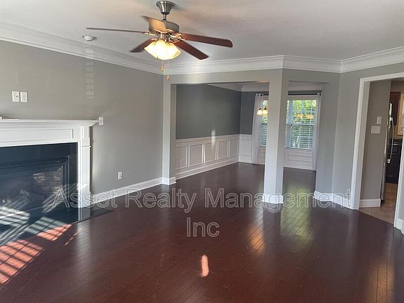 3rd image of 1566 Chariot Ln