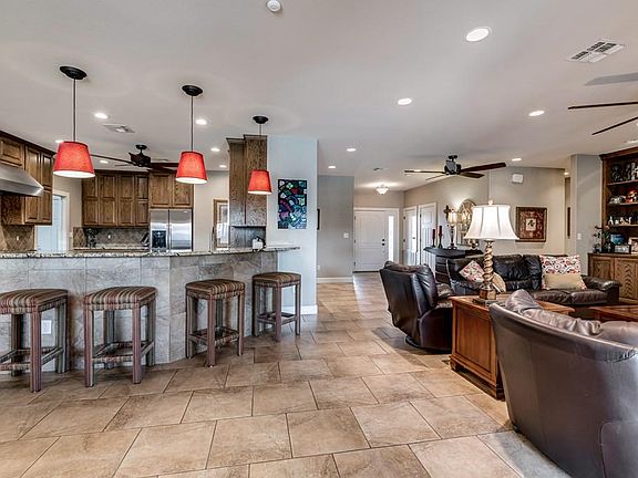 5th image of 101 Windcrest Ln