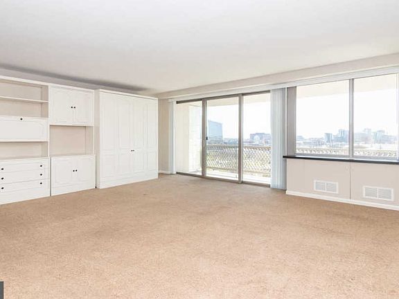 3rd image of 2401 Pennsylvania Ave APT 16A12