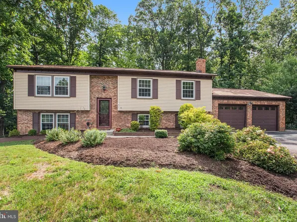 11 Pinecrest Ct, Stafford, VA 22554