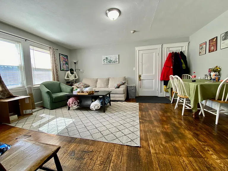 4907 Washington St #1R — Photo 5