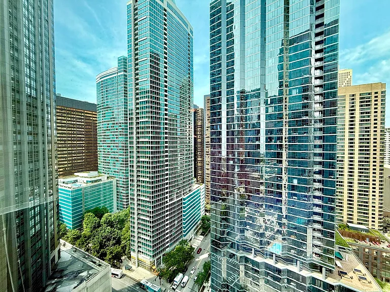 505 N McClurg Ct #2501 — Photo 9