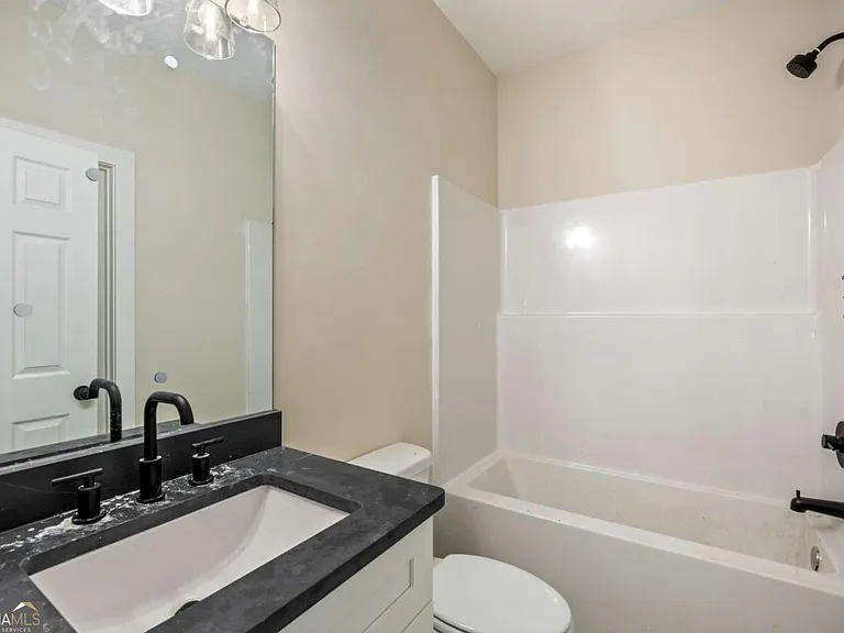 370 Ansley Dr — Photo 27