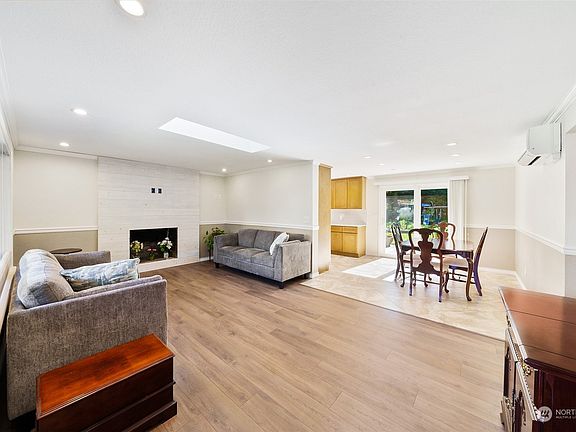 2nd image of 15515 22nd Avenue E