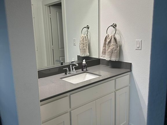 3rd image of 1014 Marian Dr