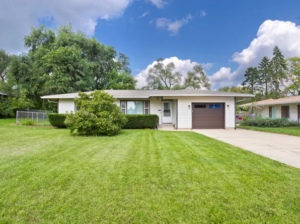 1104 Jasper Dr, McHenry, IL 60051