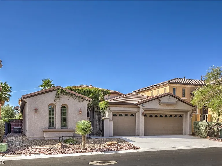8347 Campbell Springs Ave — Photo 3