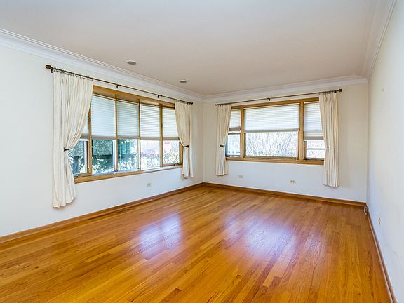 5th image of 3000 Sunnyside Ave