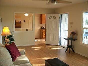 2nd image of 950 Sherwood Ave