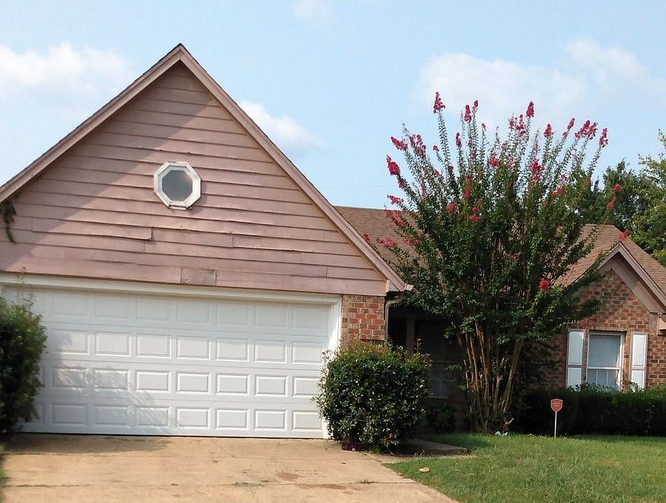 1st image of 4749 Barkshire Dr