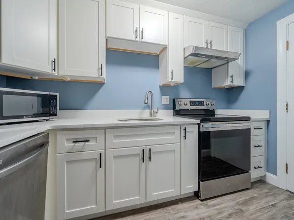 19 Davis Rd APT B12, Acton, MA 01720