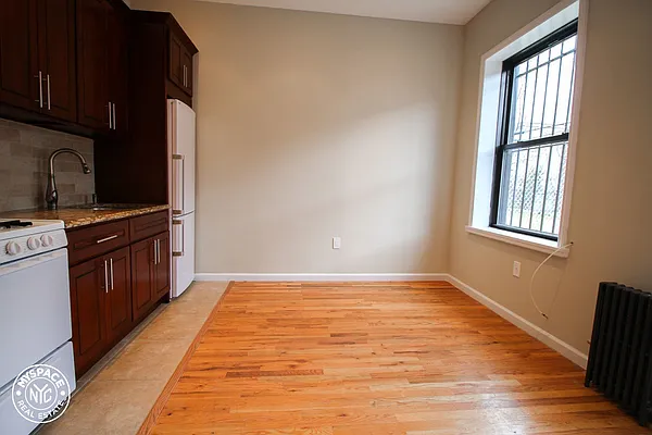 Rented by MySpaceNYC | media 17