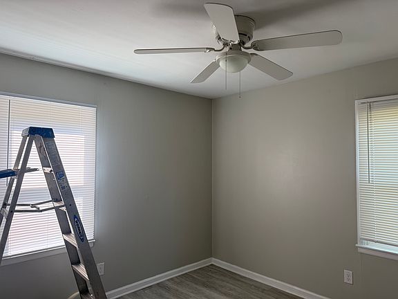 5th image of 323 S Magnolia St #323