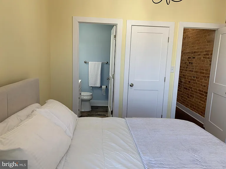 2502 Jefferson St — Photo 15