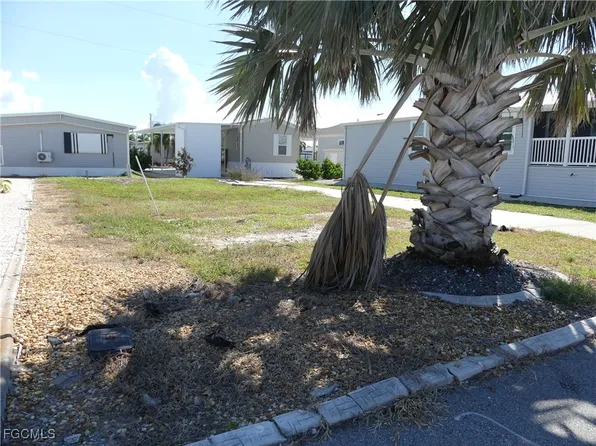 4915 Gulfgate Ln, Saint James City, FL 33956