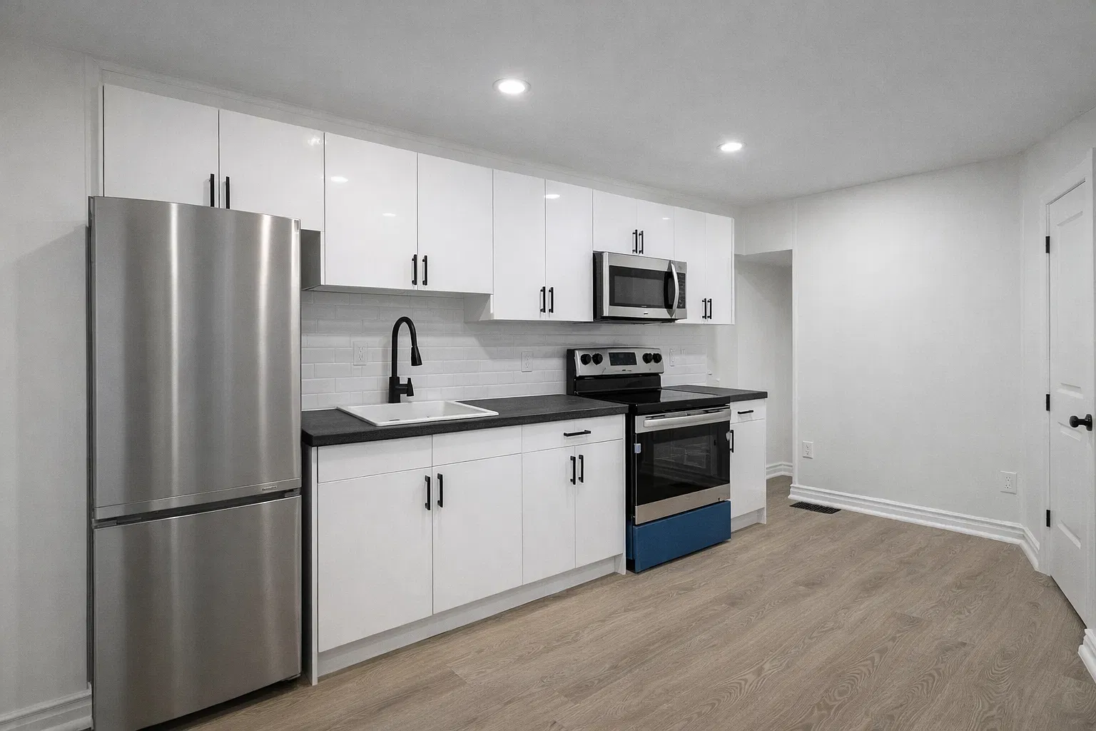 19 Wellington Street — Photo 2