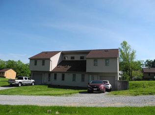 121 Carolyn Dr #O, Carbondale, IL 62902