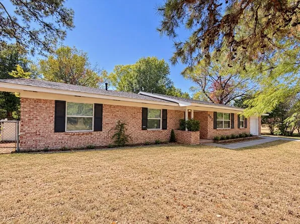 302 Redwater Rd, Wake Village, TX 75501