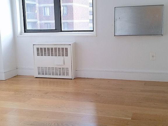 4th image of 114 E 122nd St APT 8H