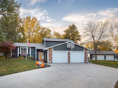 1835 Jamison Dr, Windom, MN, 56101