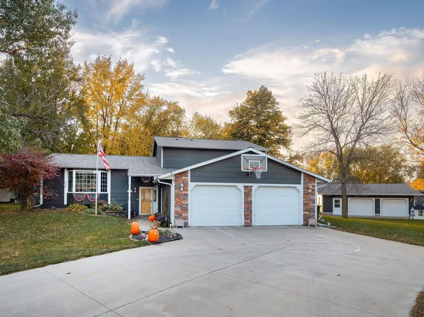 1835 Jamison Dr, Windom, MN 56101