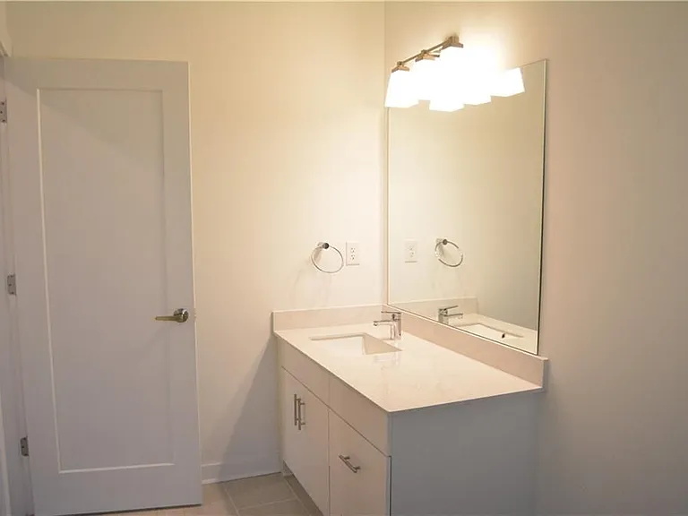 525 Parkway Dr #518 — Photo 21