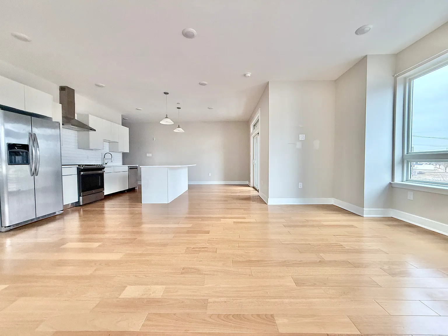 3210 Capri Dr — Photo 3