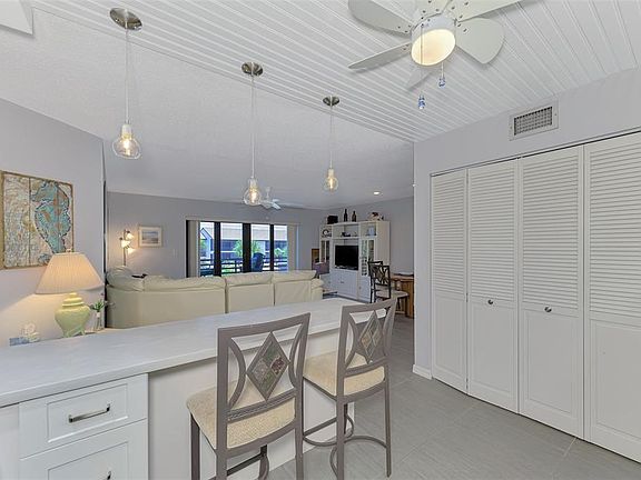 4th image of 2729 N Beach Rd Unit 212