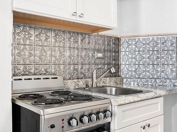 5th image of 140 W 69th St APT 102A