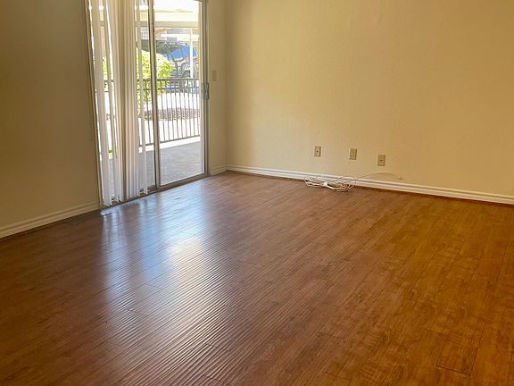 3rd image of 4470 Sandy River Dr #30755