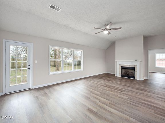 4th image of 140 Reed Cir