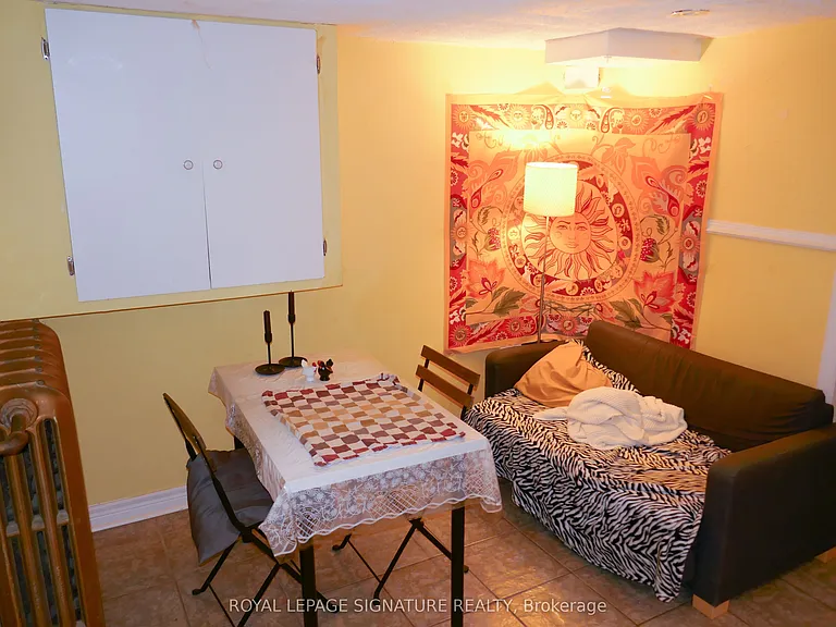 1026 Ossington Ave #LOWER — Photo 1